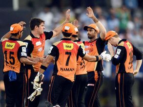 Hyderabad hold nerve to edge Rajasthan by 7 runs