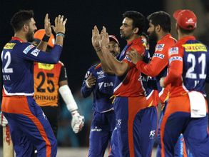 IPL 2015: Daredevils batsman de Kock fined for showing dissent