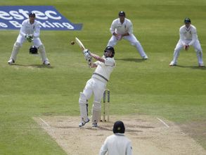 Rain halts New Zealand's victory bid at Leeds