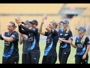 New Zealand thrash Indian eves in opening T20I