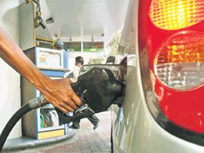News Flash: Petrol, diesel to be costlier in Delhi