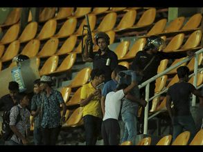 Rioting crowds damage several vehicles during Sri Lanka-Pakistan ODI
