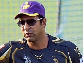 Bullets fired at Wasim Akram's car in Karachi