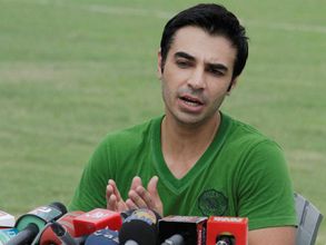 Salman Butt urges PCB to allow him to play first-class cricket again