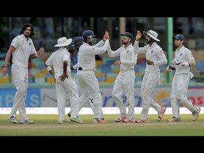 India hold 132-run lead after 15 wickets tumble on 3rd day