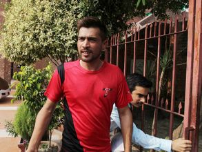 Tainted paceman Muhammad Aamir apologises as spot-fixing ban ends