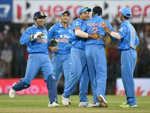 MS Dhoni should bat up the order, says Sourav Ganguly