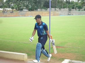 Parvez Rasool's superb catch ends MS Dhoni innings early