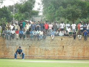 MS Dhoni in Aluru: Memorable day for fans, some 'bribe' their way into ground