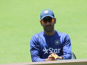We don't have a seaming all-rounder, says Dhoni; Sran likely to debut