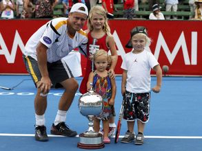Australian Open: Lleyton Hewitt bids emotional farewell to tennis