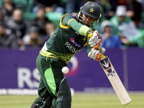 Imran Farhat retires from international cricket, to play MCL