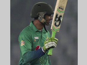 Asia Cup T20: Shoaib Malik, Umar Akmal steer Pakistan to victory against UAE