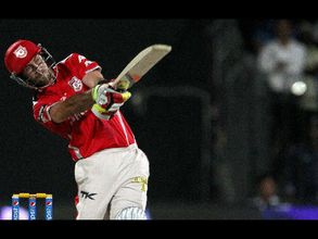 Kings XI Punjab's Glenn Maxwell ruled out of IPL 2016