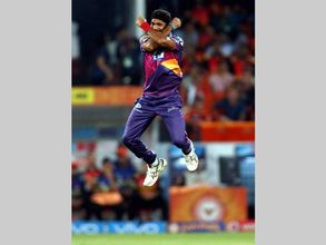 IPL 2016: Pune end 4-match losing streak in rain-hit contest