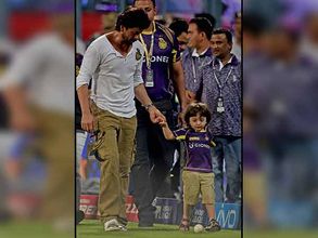 In pics: Shah Rukh, his cute and adorable son AbRam at IPL 2016