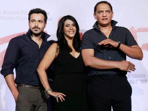 Azharuddin reveals why he raised his collar on ground