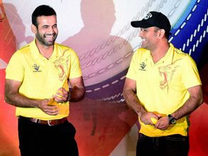 IPL 9: Sunil Gavaskar slams MS Dhoni for not handling 'world-class bowler' Irfan Pathan well