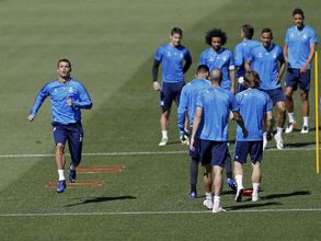Injury sidelines Real Madrid's Rafael Varene from Champions League final
