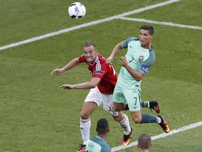 Euro 2016: Cristiano Ronaldo sends Portugal into last 16