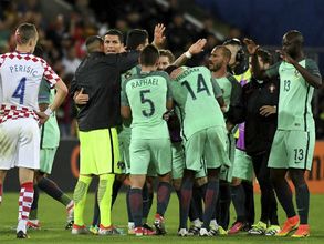 Quaresma's goal in 117th minute helps Portugal advance to Euro 2016 quarters