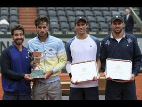 Spain's Lopez duo crowned at French Open, beat Bryan twins