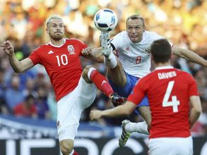 Euro 2016: Wales beat Northern Ireland 1-0 to enter quarters
