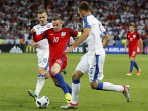 Euro 2016: Wayne Rooney no longer lonely at the top with England