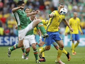 Euro 2016: Ibrahimovic under pressure as scoreless Sweden need a win