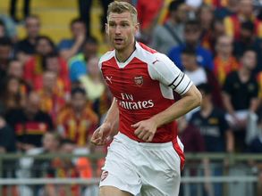 Per Mertesacker ruled out for 5 months due to injury