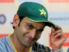 Hafeez highest earning Pakistan cricketer in 2015-16; Sarfaraz second