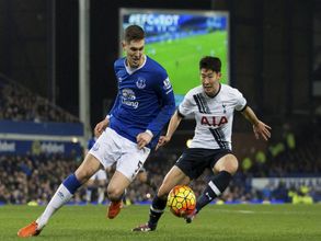 Manchester City close in on signing John Stones