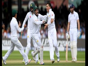 Yasir Shah scripts history at Lord's, becomes 6th spinner to achieve 10-wicket-haul after 42 years