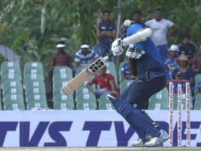 Scott Boland bouncer smashes into Angelo Mathew's helmet, breaks protective strap