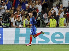 Chelsea eyeing Atletico Madrid striker Antoine Griezmann