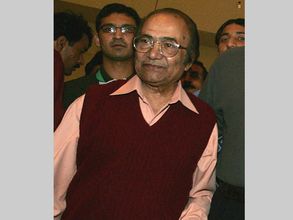 Pakistan bids adieu to 'cricket genius' Hanif Mohammad