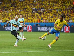 Chelsea target Radja Nainggolan to stay at AS Roma