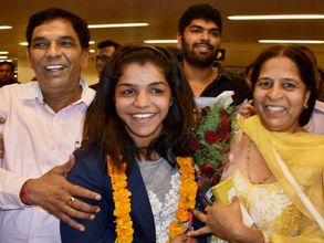Wrestler Sakshi Malik presented Rs 2.5 crore cheque by Haryana Govt
