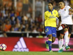 Valencia lose 2-4 to Las Palmas in La Liga