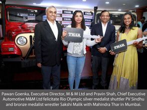 Rio heroes PV Sindhu, Sakshi Malik receive 'Mahindra Thar' from M&M