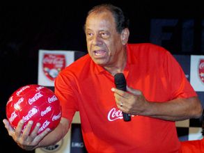 Iconic Brazilian footballer Carlos Alberto Torres passes away