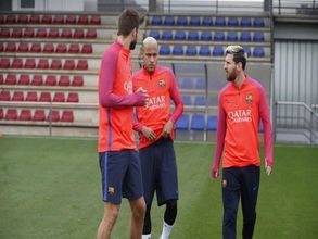 Lionel Messi back in FC Barcelona training