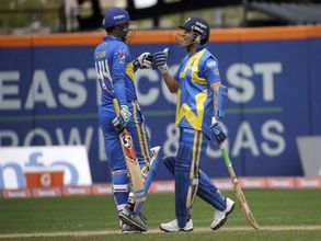 Fans enjoy 'Jiyo' tweets between 'God ji' Sachin Tendulkar and Virender Sehwag