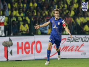 PHOTOS: ISL - Diego Forlan hat-trick helps Mumbai beat Kerala 5-0