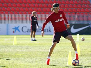 Atletico Madrid defender Felipe Luis regains fitness after thigh injury