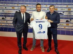 Lyon sign Memphis Depay from Manchester United