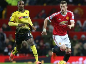 Manchester United agree to sell Schneiderlin for £22m to Everton