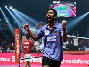PBL: Mumbai thrash Hyderabad, to face Chennai in final