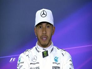 Lewis Hamilton takes pole position ahead of Formula One season opener