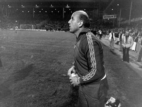 Former Liverpool captain and legend Ronnie Moran passes away at 83